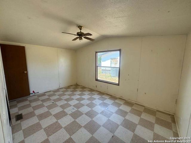 2900 Southern Breeze, Hondo, TX 78861