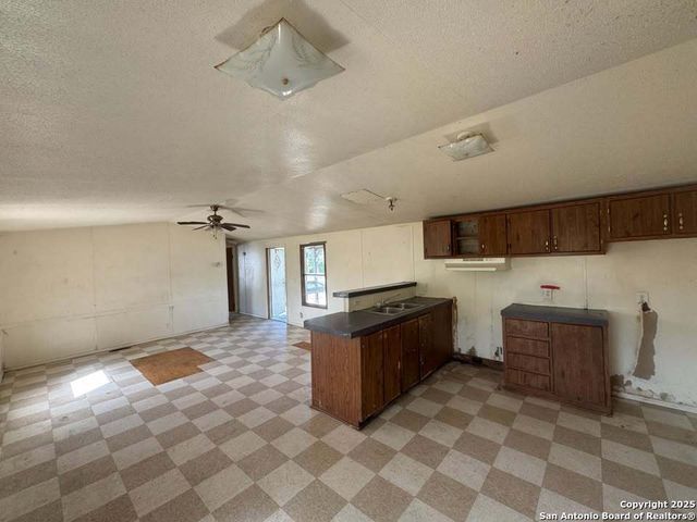 2900 Southern Breeze, Hondo, TX 78861