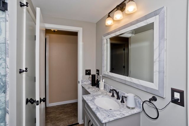 78 Glendale St, Chicopee, MA 01020