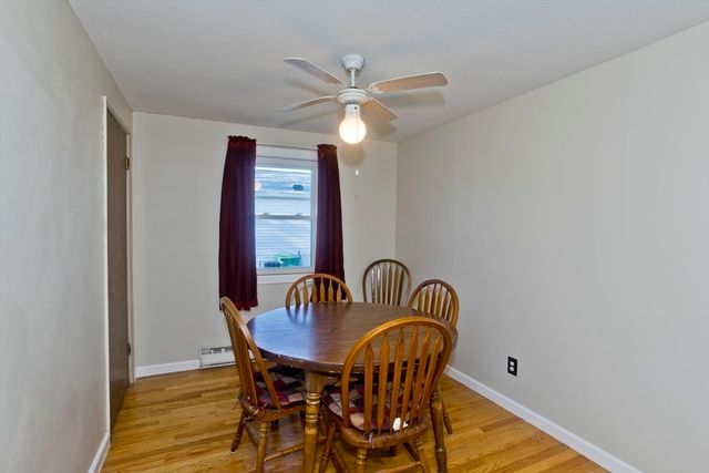 78 Glendale St, Chicopee, MA 01020