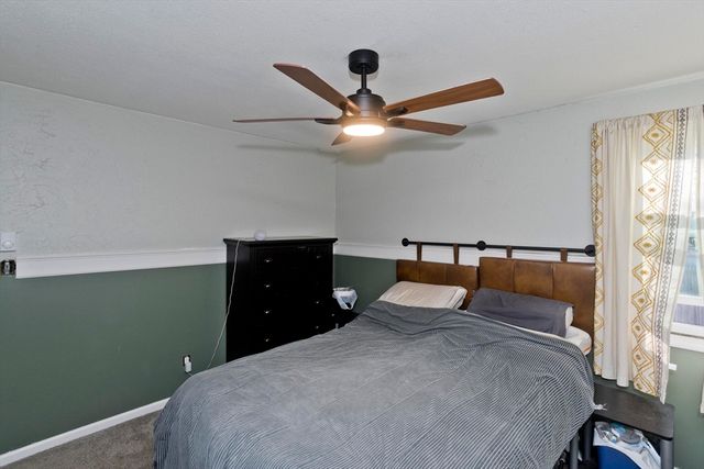 78 Glendale St, Chicopee, MA 01020