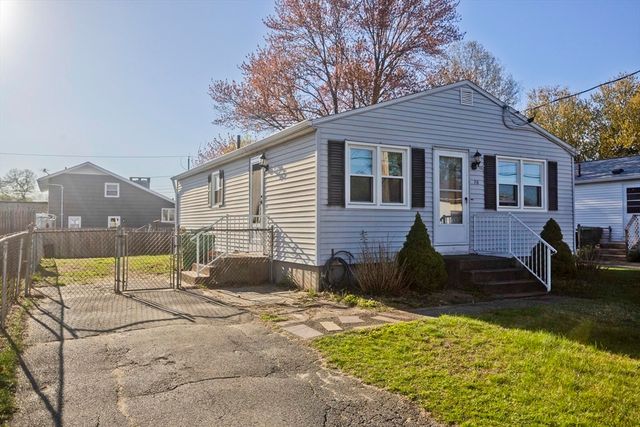 78 Glendale St, Chicopee, MA 01020