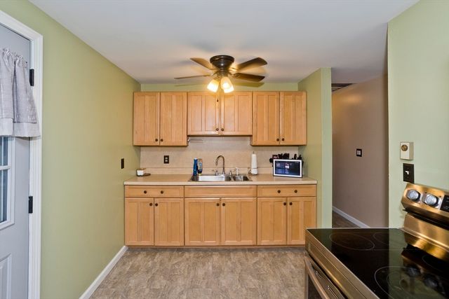 78 Glendale St, Chicopee, MA 01020