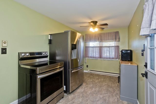 78 Glendale St, Chicopee, MA 01020