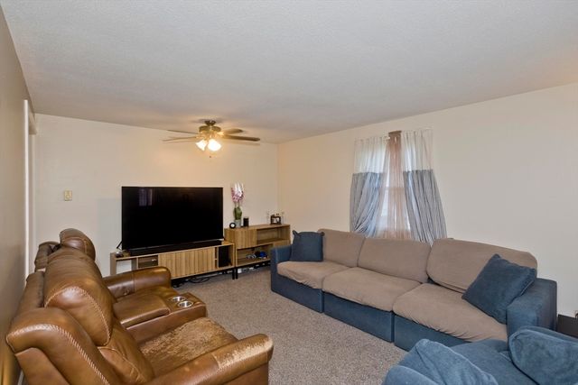 78 Glendale St, Chicopee, MA 01020