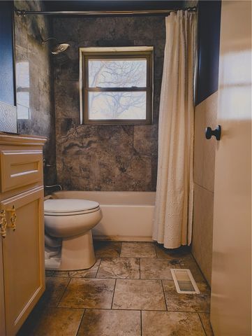 3341 Luper Road, Lowell, AR 72745