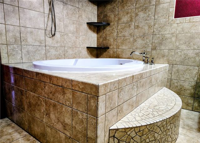 3341 Luper Road, Lowell, AR 72745