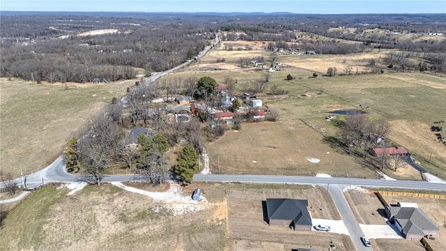 3341 Luper Road, Lowell, AR 72745