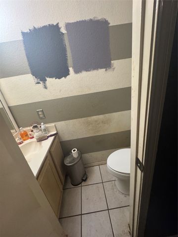 6703 Olivewood Drive, Arlington, TX 76001