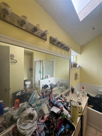 6703 Olivewood Drive, Arlington, TX 76001