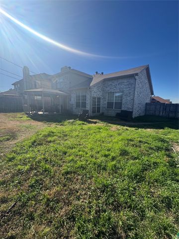 6703 Olivewood Drive, Arlington, TX 76001