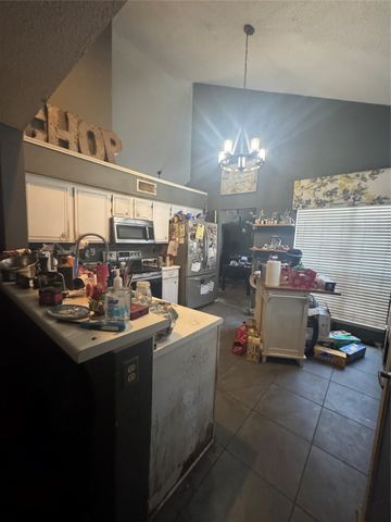 6703 Olivewood Drive, Arlington, TX 76001