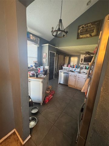 6703 Olivewood Drive, Arlington, TX 76001