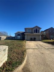 6703 Olivewood Drive, Arlington, TX 76001