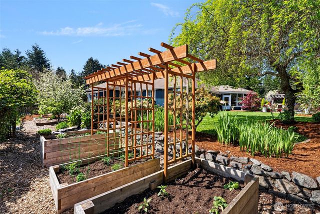 1205 136 Street NW, Gig Harbor, WA 98332