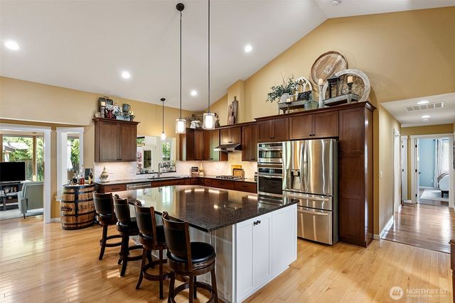 1205 136 Street NW, Gig Harbor, WA 98332