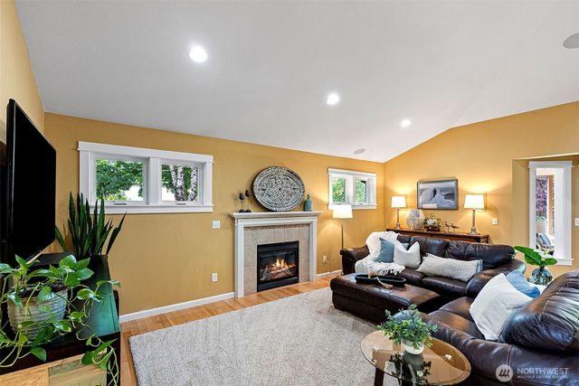 1205 136 Street NW, Gig Harbor, WA 98332