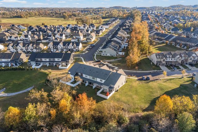 3171 Sassafras Ln, Thompsons Station, TN 37179