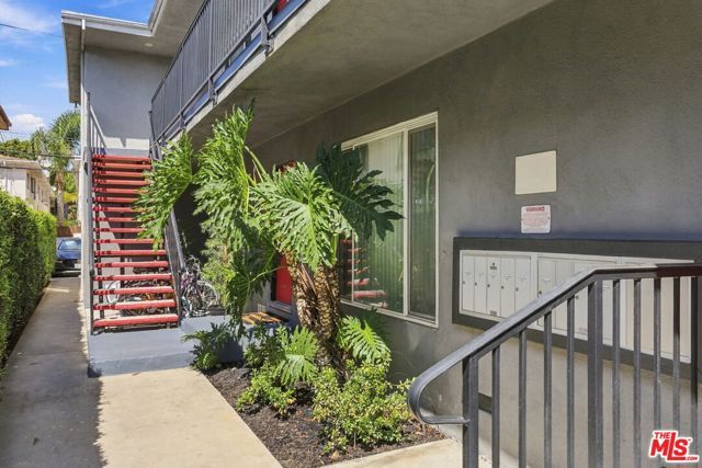12535 Pacific Avenue, Los Angeles, CA 90066