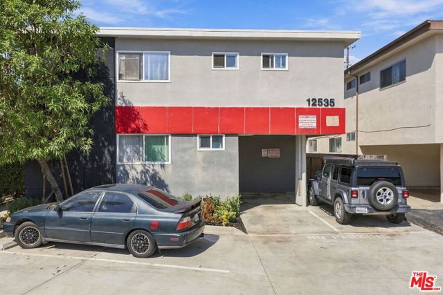 12535 Pacific Avenue, Los Angeles, CA 90066