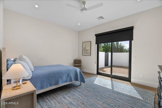 3944 E ROMA Avenue, Phoenix, AZ 85018