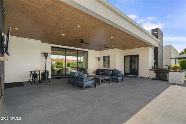 3944 E ROMA Avenue, Phoenix, AZ 85018