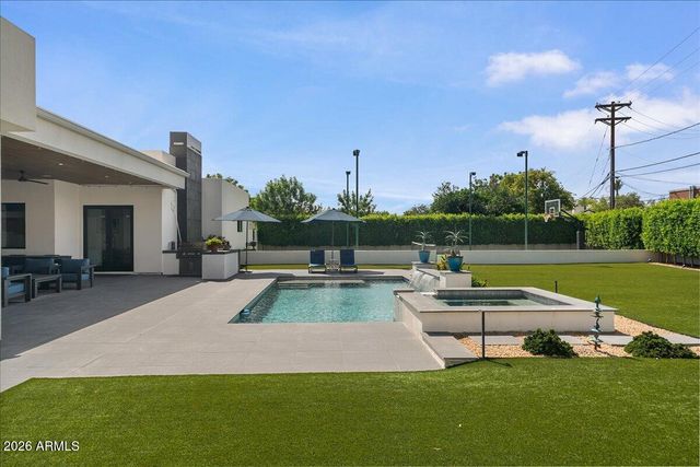 3944 E ROMA Avenue, Phoenix, AZ 85018