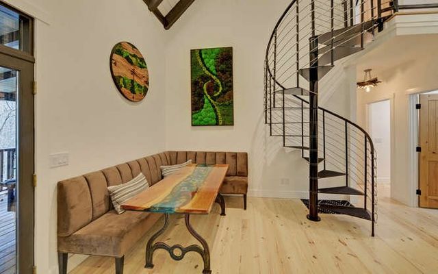 7670 Hiawassee Wilderness, Hiawassee, GA 30546