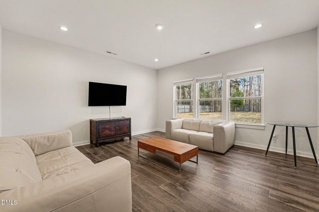 51 E Dentaires Way, Willow Spring, NC 27592