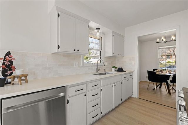 8825 Mcelroy Road, Kansas City, MO 64134