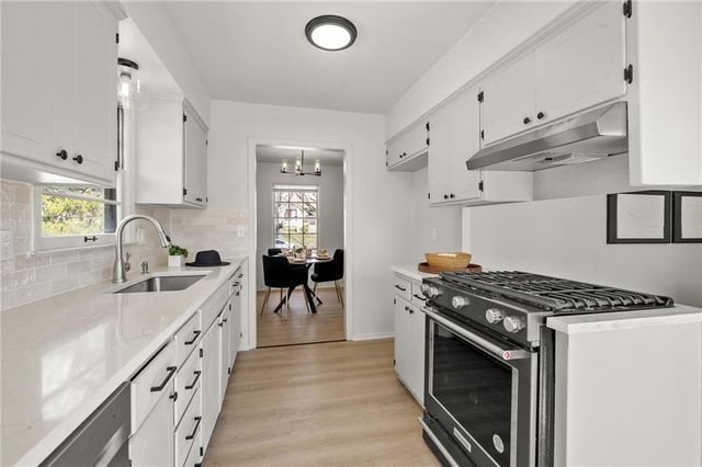 8825 Mcelroy Road, Kansas City, MO 64134