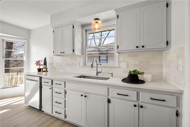 8825 Mcelroy Road, Kansas City, MO 64134