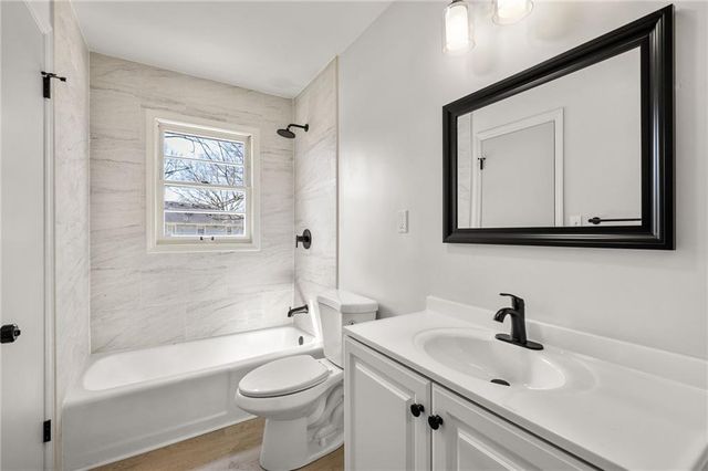 8825 Mcelroy Road, Kansas City, MO 64134