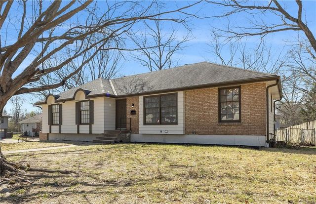 8825 Mcelroy Road, Kansas City, MO 64134