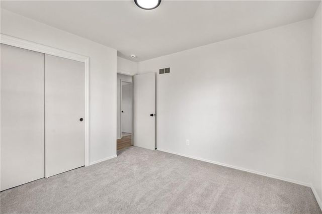 8825 Mcelroy Road, Kansas City, MO 64134