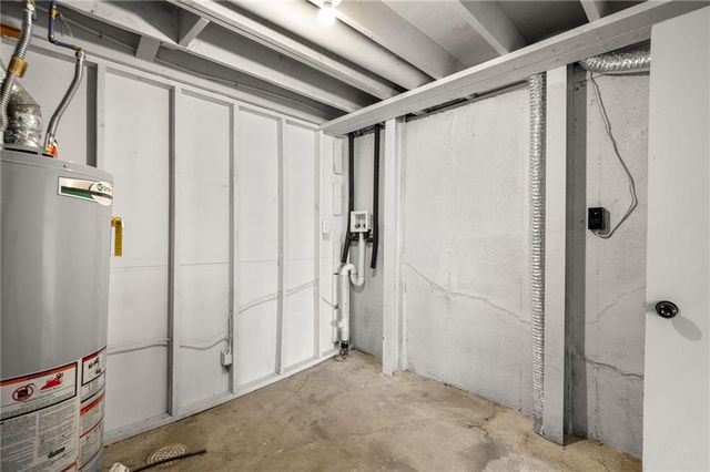 8825 Mcelroy Road, Kansas City, MO 64134