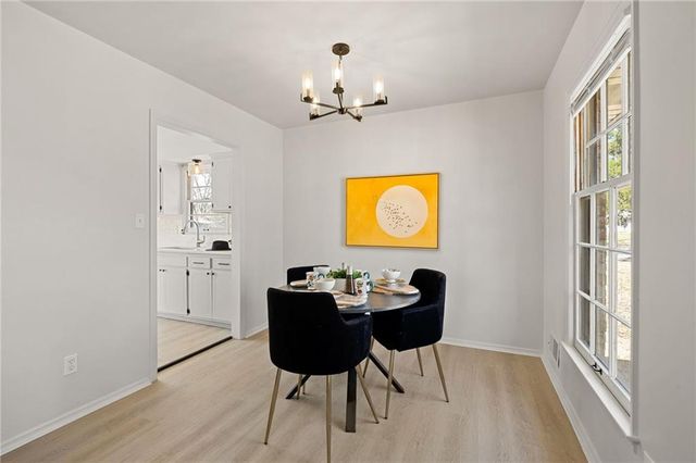 8825 Mcelroy Road, Kansas City, MO 64134