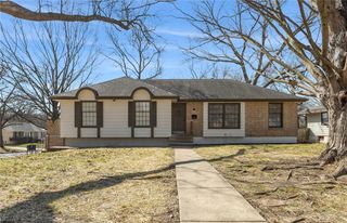 8825 Mcelroy Road, Kansas City, MO 64134