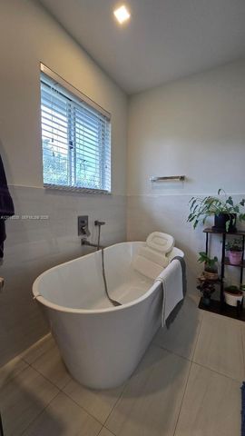 16850 Crestview Ln 0, Weston, FL 33326