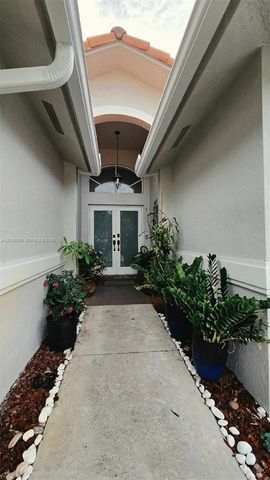 16850 Crestview Ln 0, Weston, FL 33326