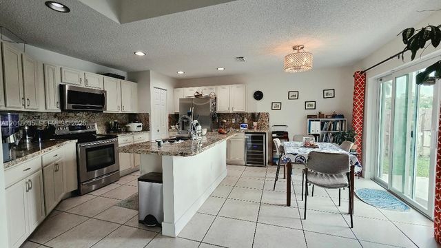 16850 Crestview Ln 0, Weston, FL 33326