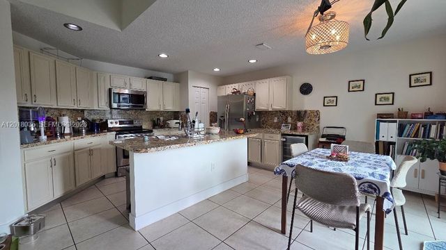 16850 Crestview Ln 0, Weston, FL 33326