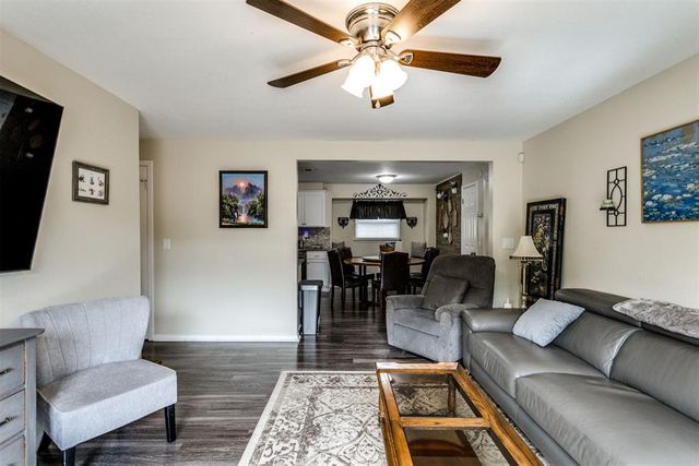 4300 S Vickie Drive, Del City, OK 73115
