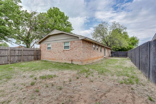 4300 S Vickie Drive, Del City, OK 73115