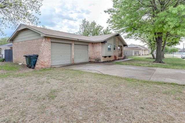 4300 S Vickie Drive, Del City, OK 73115