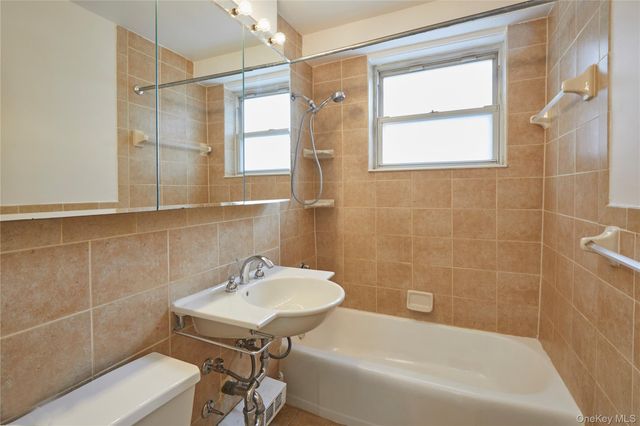 5700 Arlington Avenue 19G, Bronx, NY 10471