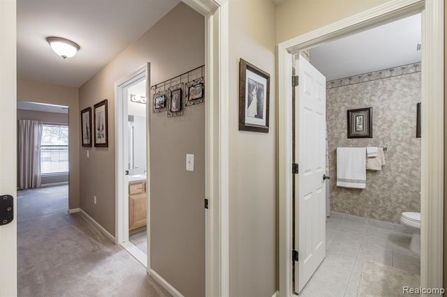 8213 Sequoia Lane, White Lake, MI 48386