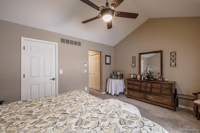 8213 Sequoia Lane, White Lake, MI 48386