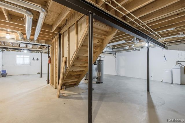 8213 Sequoia Lane, White Lake, MI 48386