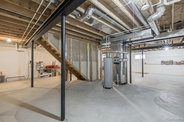 8213 Sequoia Lane, White Lake, MI 48386